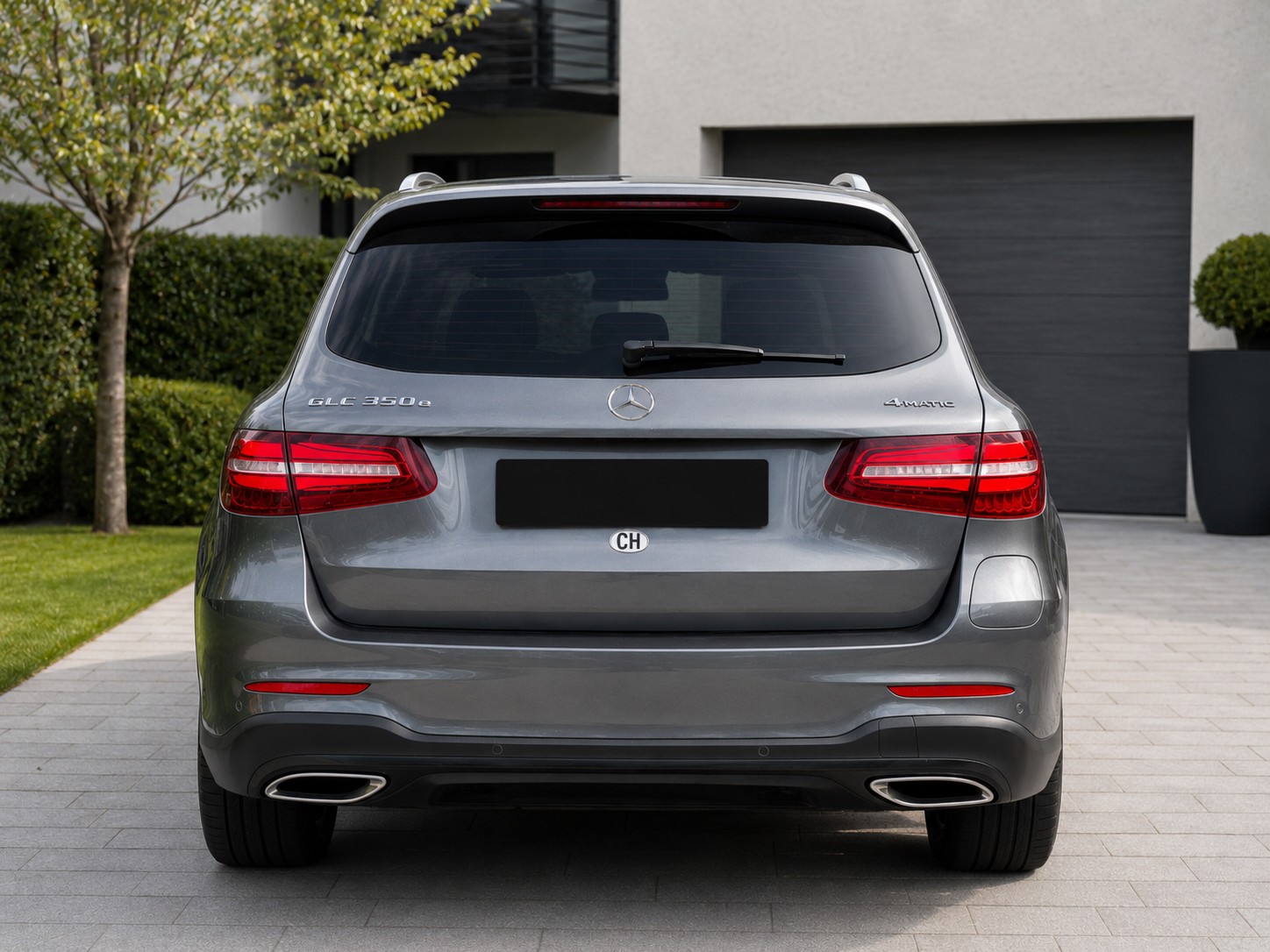 MERCEDES-BENZ GLC 350 e AMG Line 4m-image-5