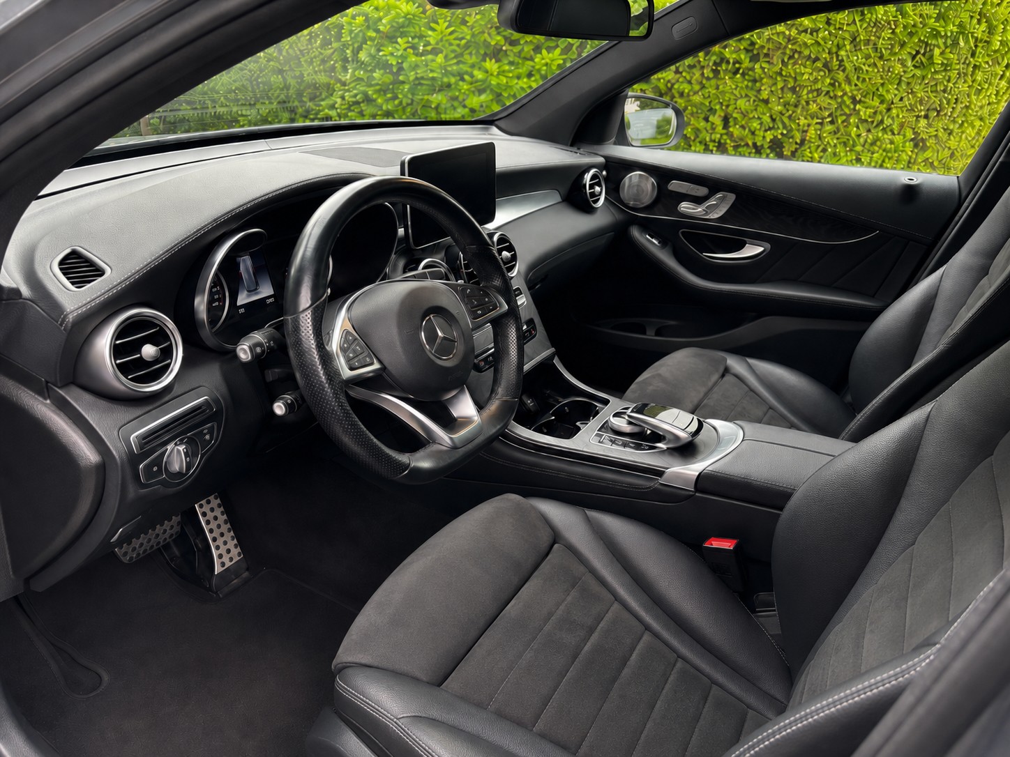 MERCEDES-BENZ GLC 350 e AMG Line 4m-image-2