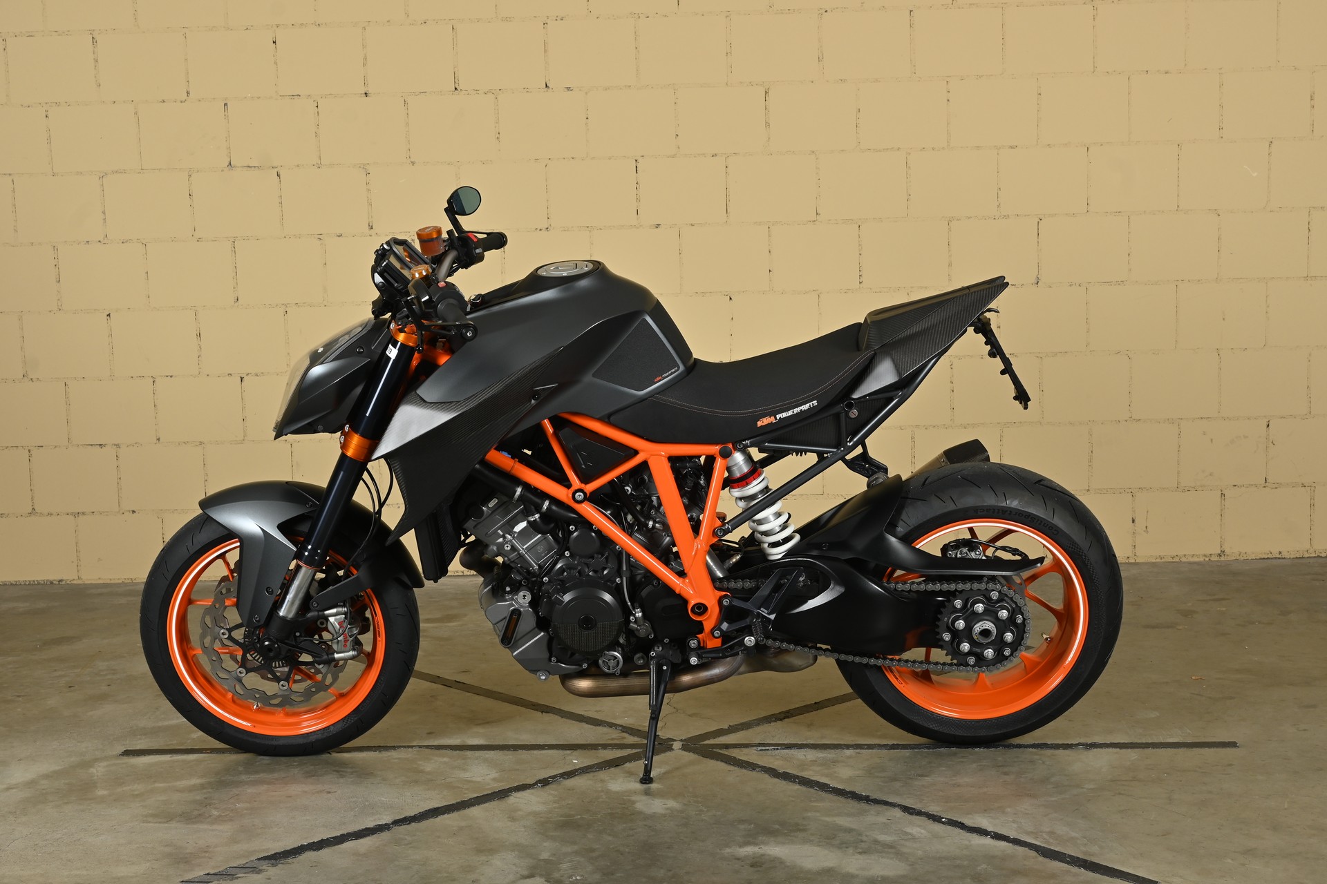 KTM 1290 Super Duke R-image-7