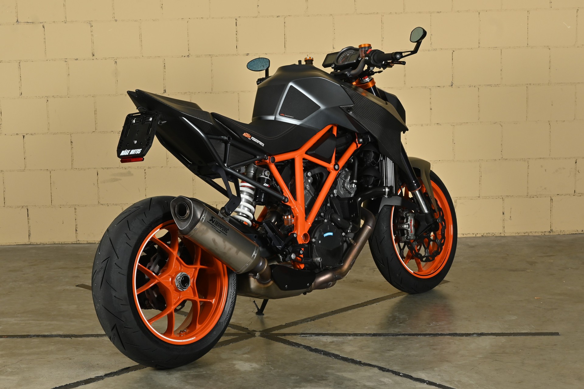 KTM 1290 Super Duke R-image-12