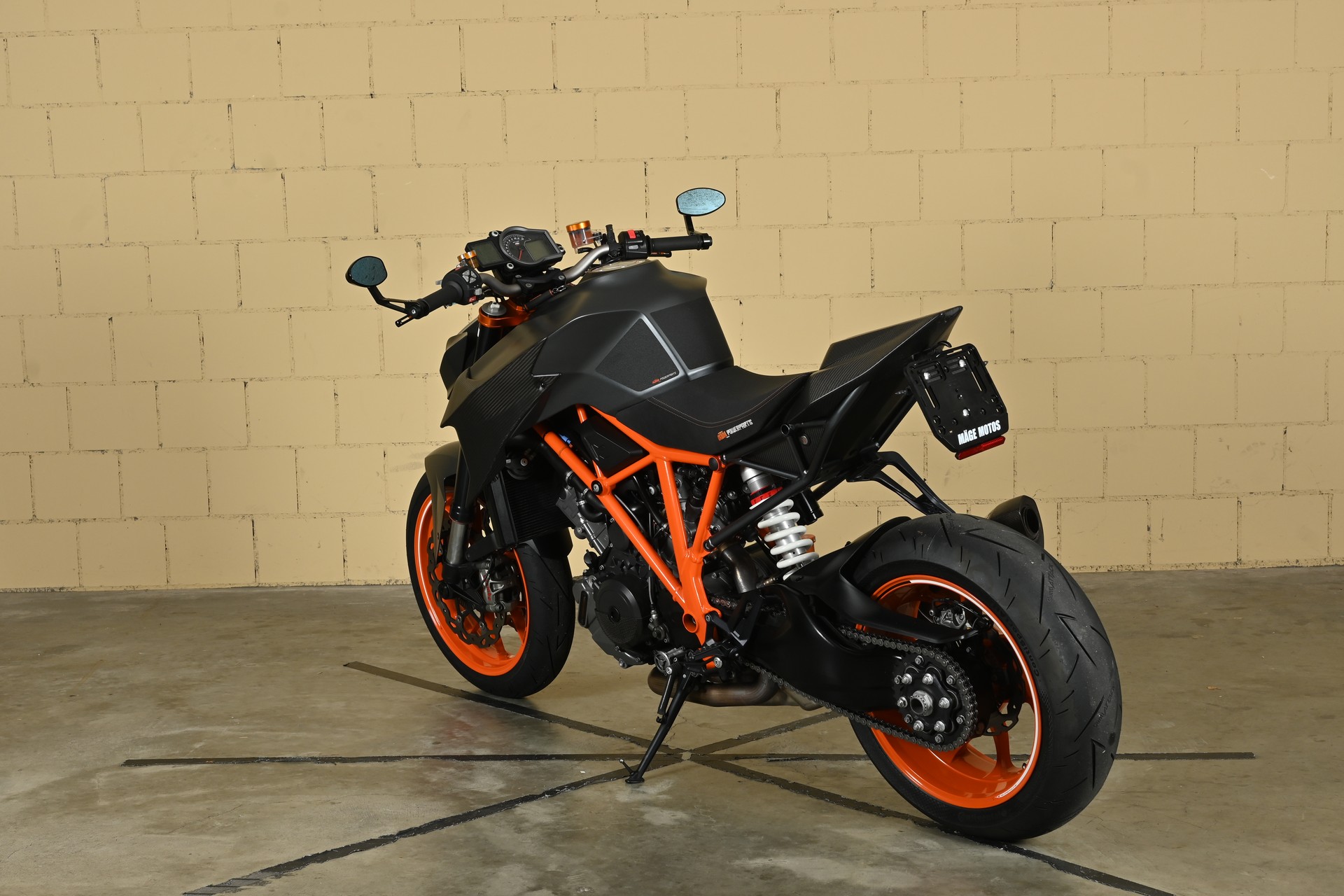 KTM 1290 Super Duke R-image-9