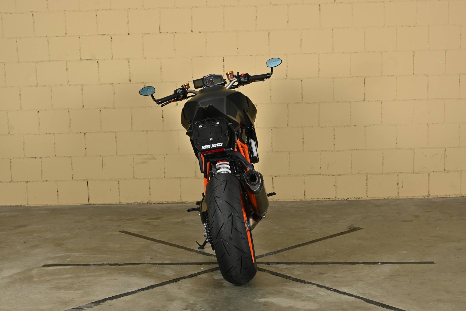 KTM 1290 Super Duke R-image-11