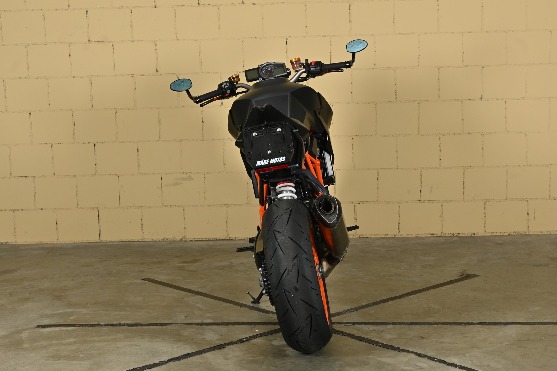 KTM 1290 Super Duke R-image-10