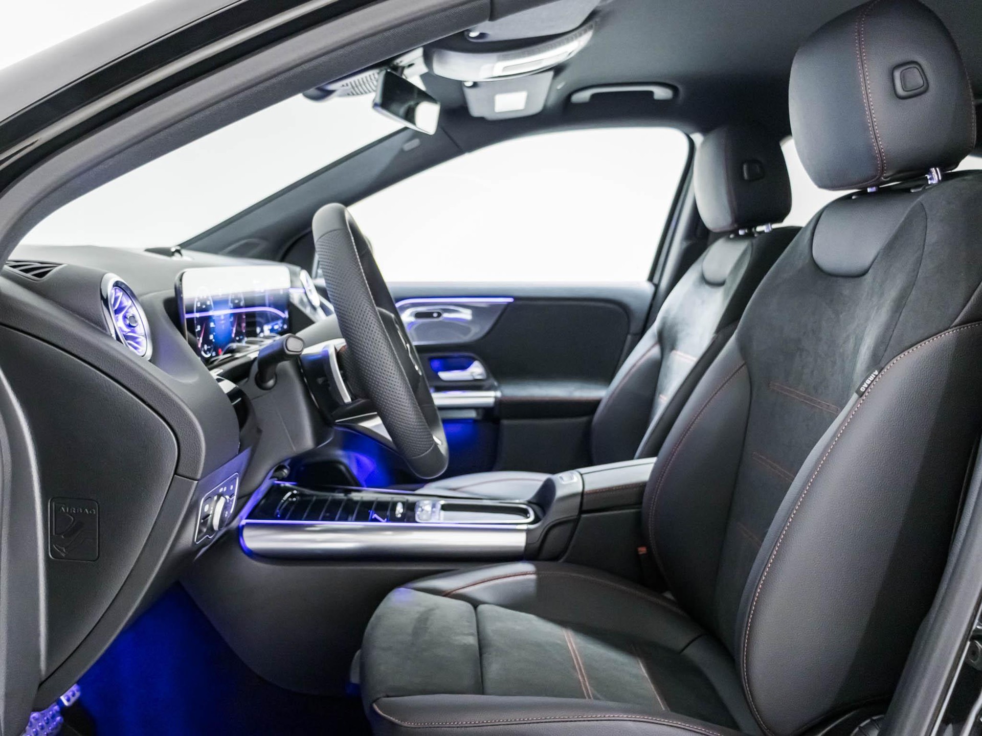MERCEDES-BENZ GLA 200 "Night Star"-image-6