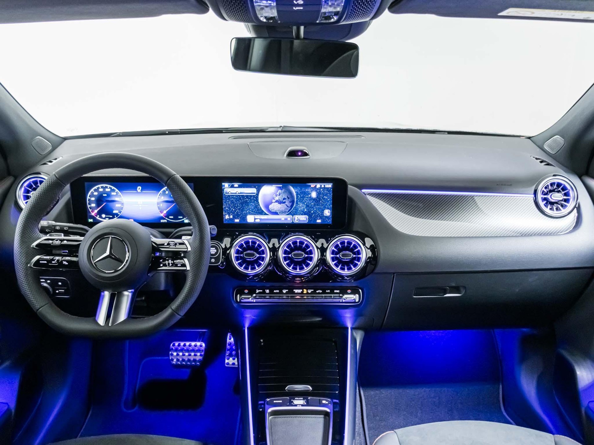 MERCEDES-BENZ GLA 200 "Night Star"-image-9