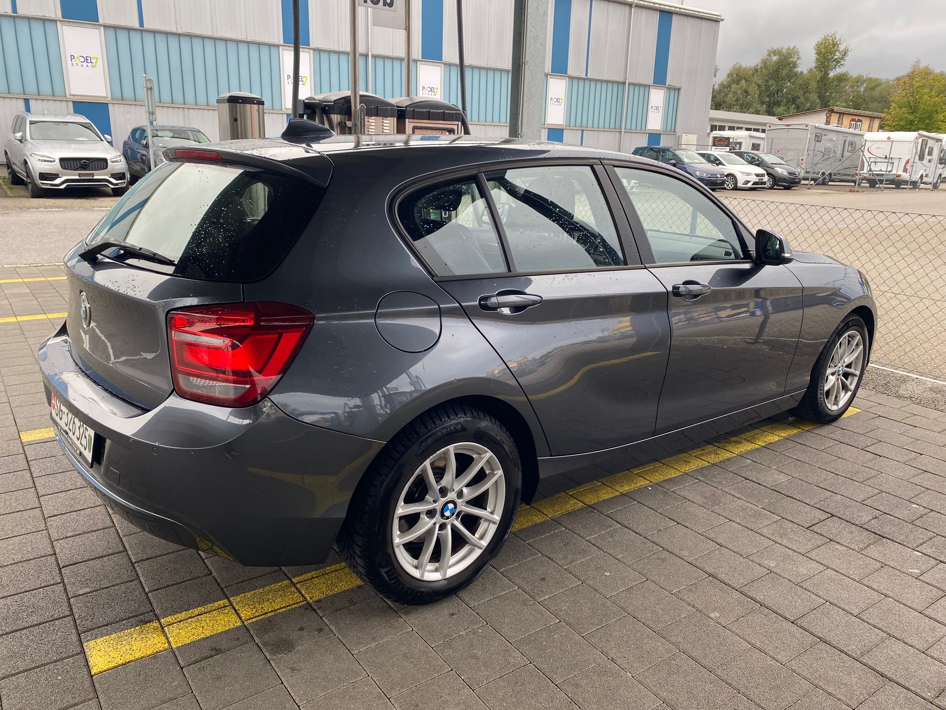 BMW 116i-image-1