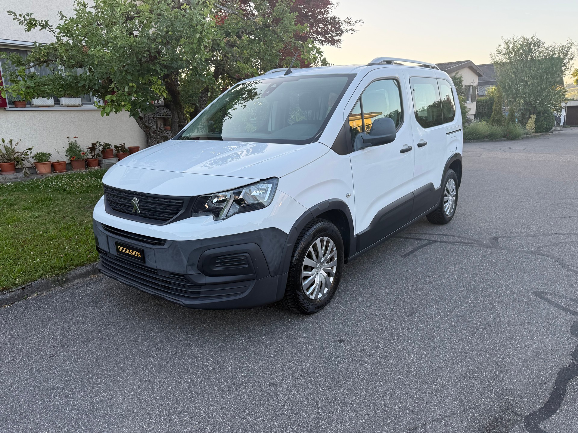 PEUGEOT Rifter 1.2 PureTech Active-image-0