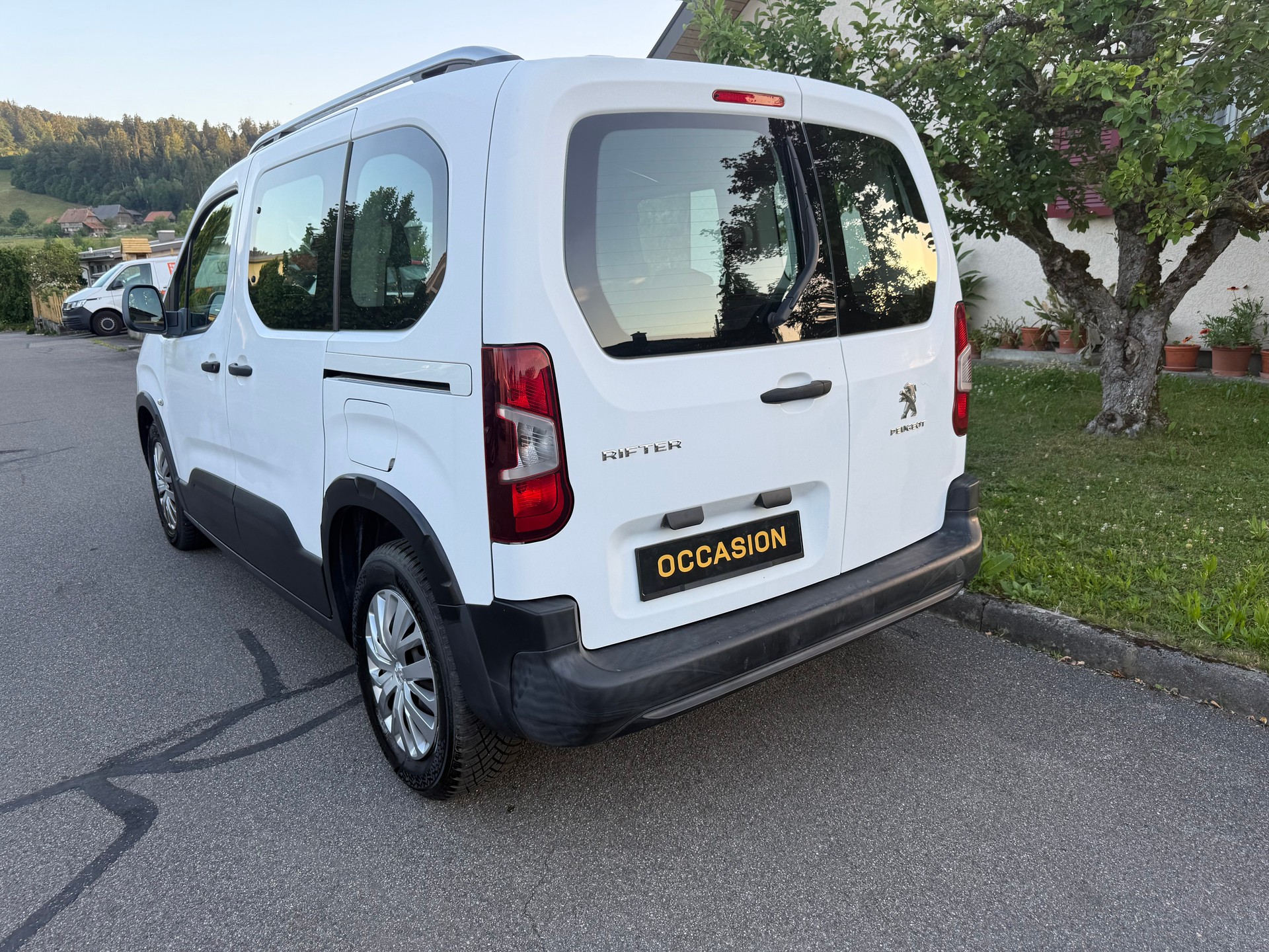 PEUGEOT Rifter 1.2 PureTech Active-image-3