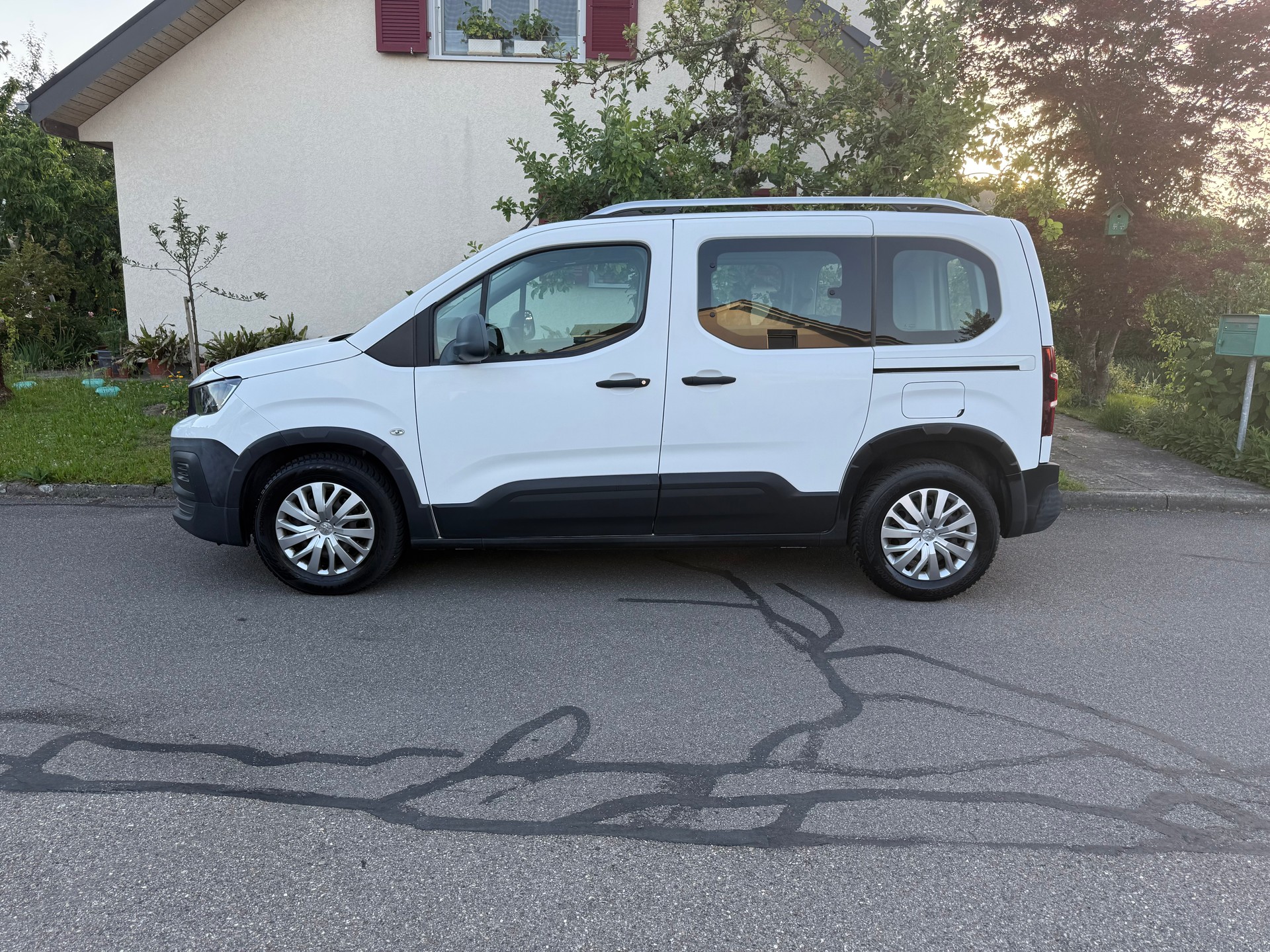 PEUGEOT Rifter 1.2 PureTech Active-image-2