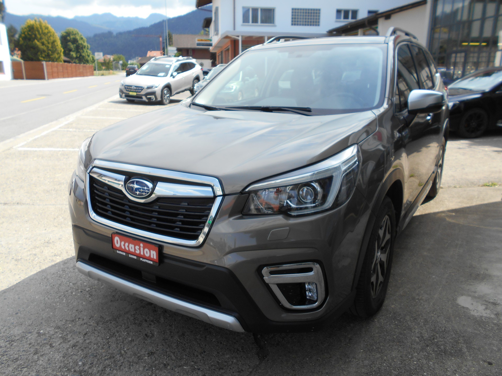 SUBARU Forester 2.0i e-Boxer Swiss Plus Lineartronic-image-1