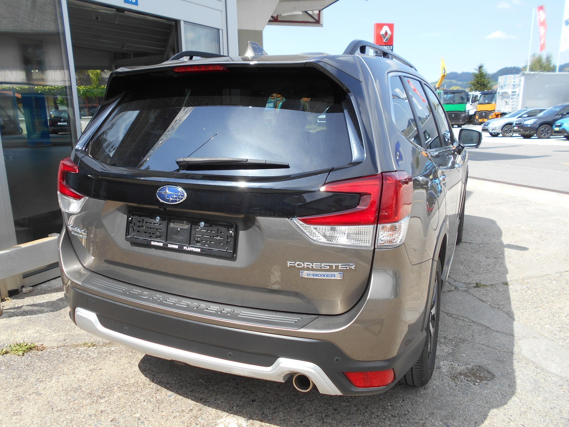 SUBARU Forester 2.0i e-Boxer Swiss Plus Lineartronic-image-4