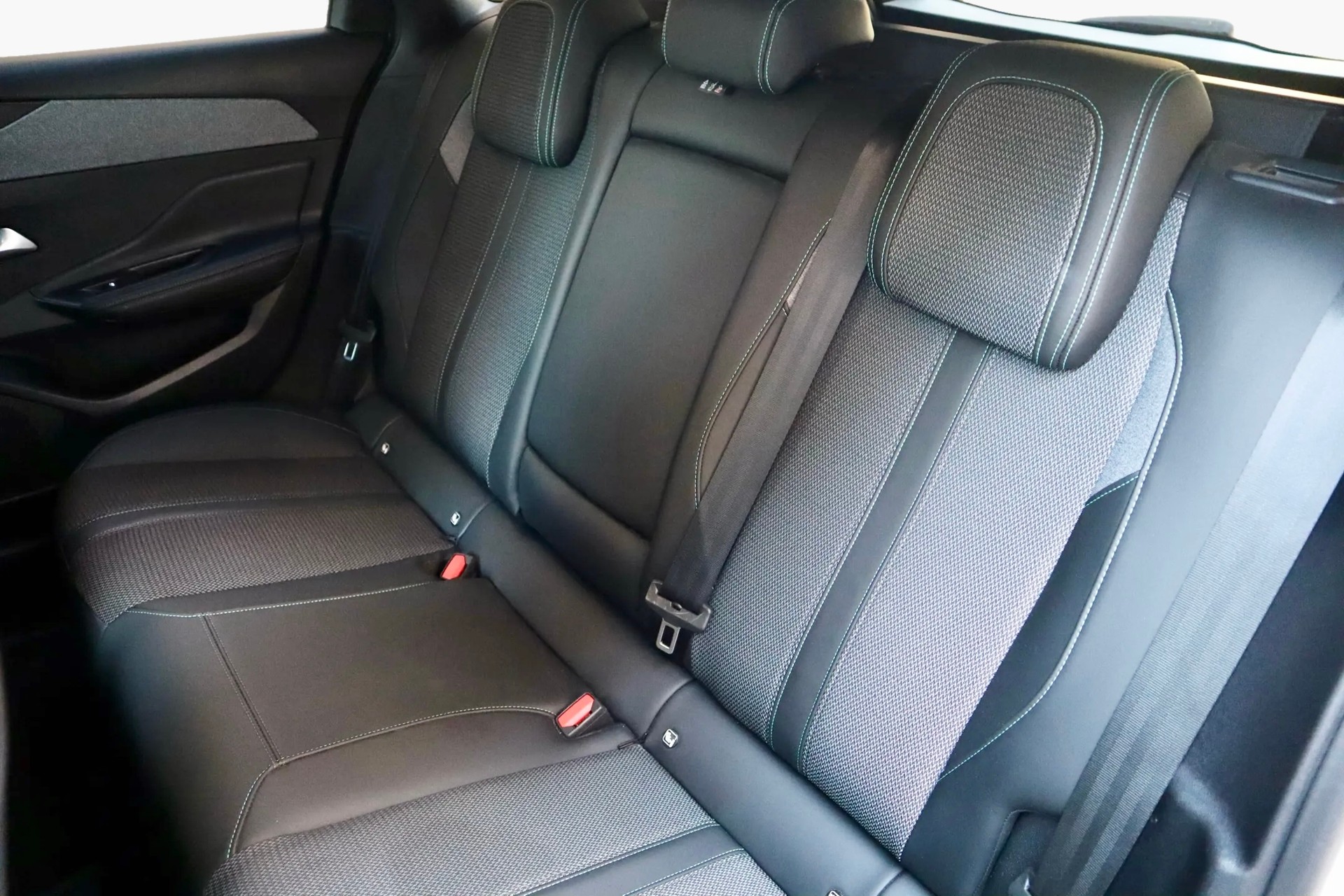 PEUGEOT 308 SW 1.5 BlueHDI Allure Pack EAT8-image-10