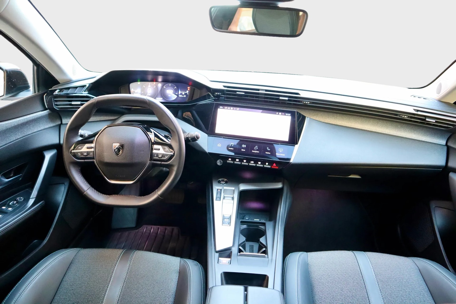 PEUGEOT 308 SW 1.5 BlueHDI Allure Pack EAT8-image-11