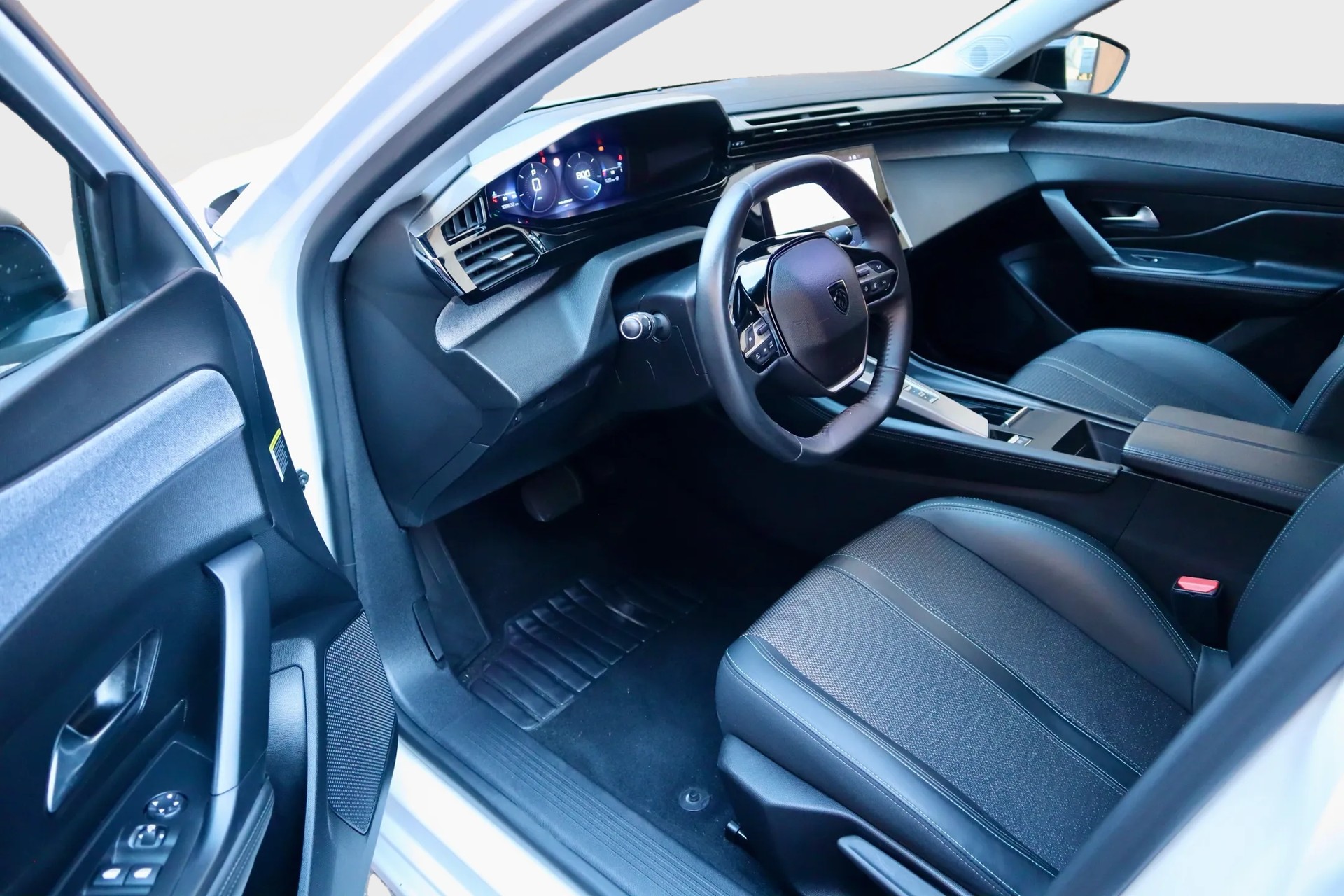 PEUGEOT 308 SW 1.5 BlueHDI Allure Pack EAT8-image-7