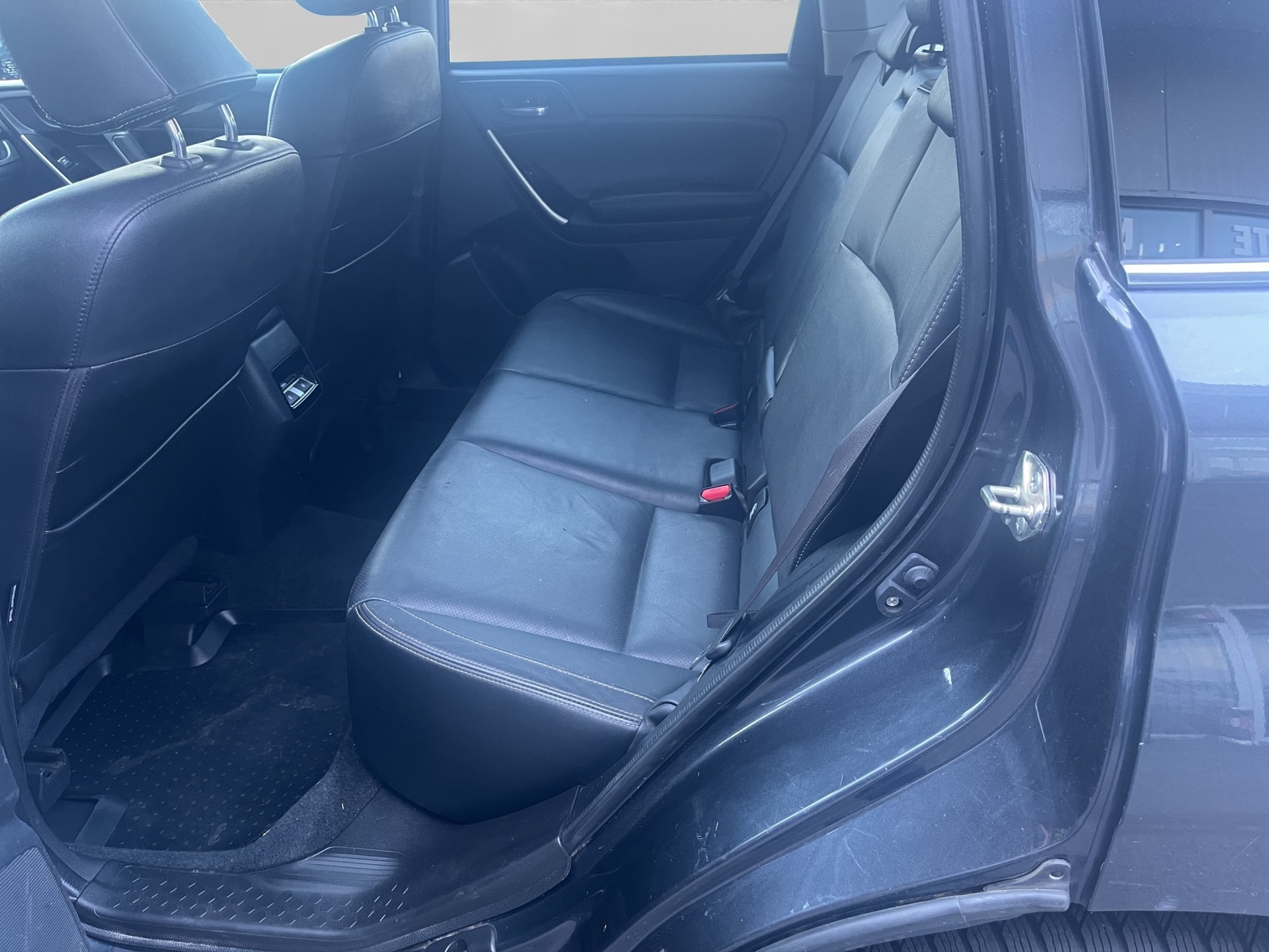 SUBARU Forester 2.0i Executive Lineartronic-image-7