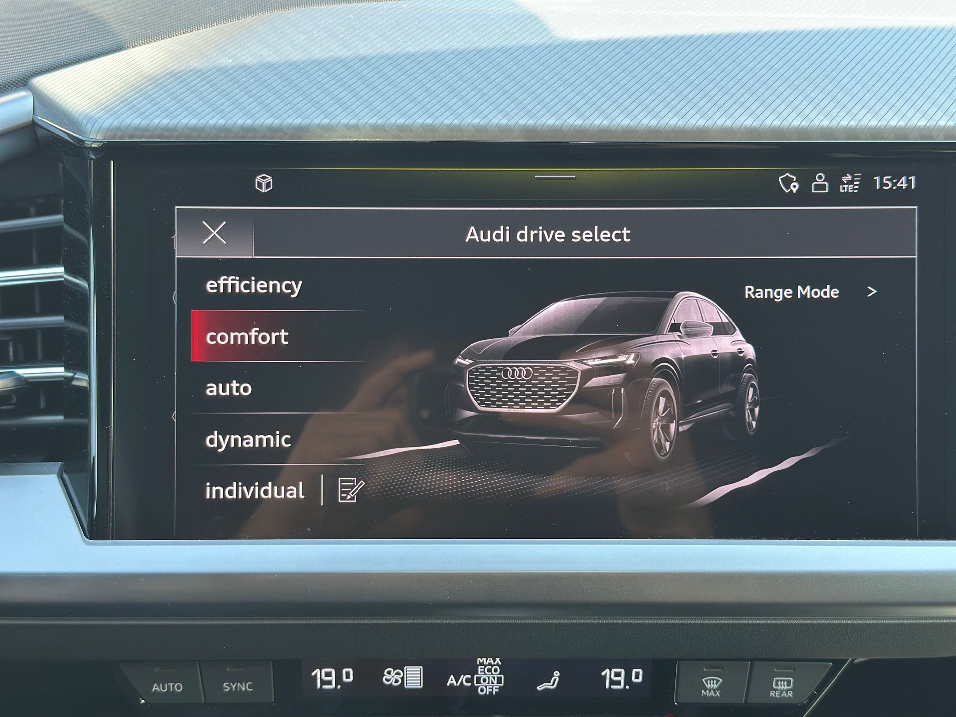 AUDI Q4 Sportback e-tron 50 quattro-image-13