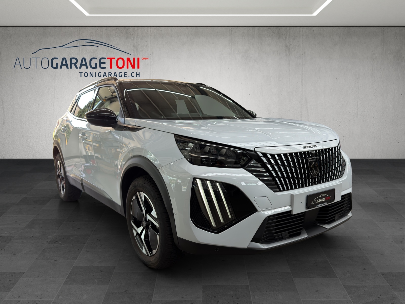 PEUGEOT 2008 1.2 PureTech GT-image-1
