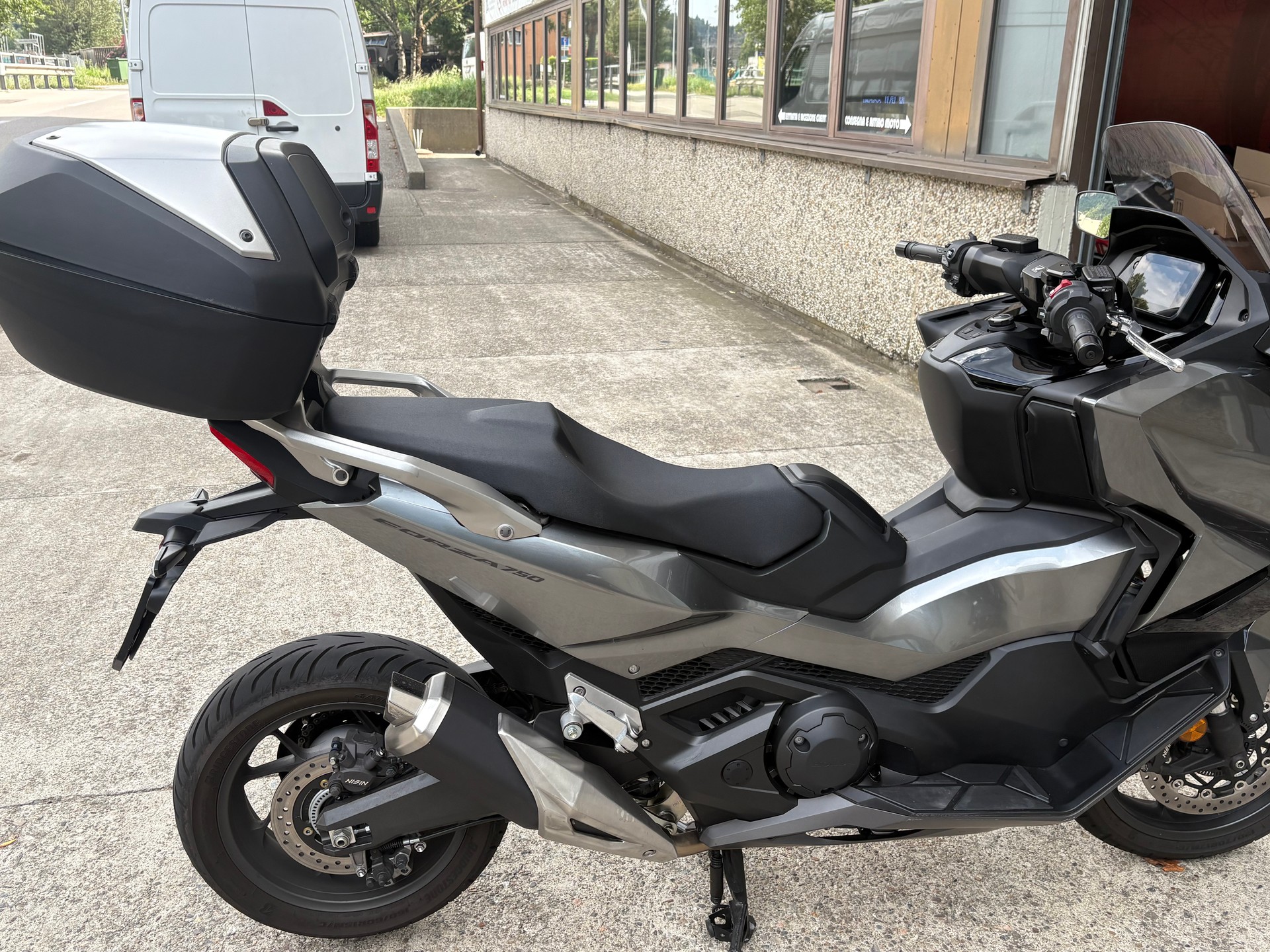 HONDA FORZA 750-image-3