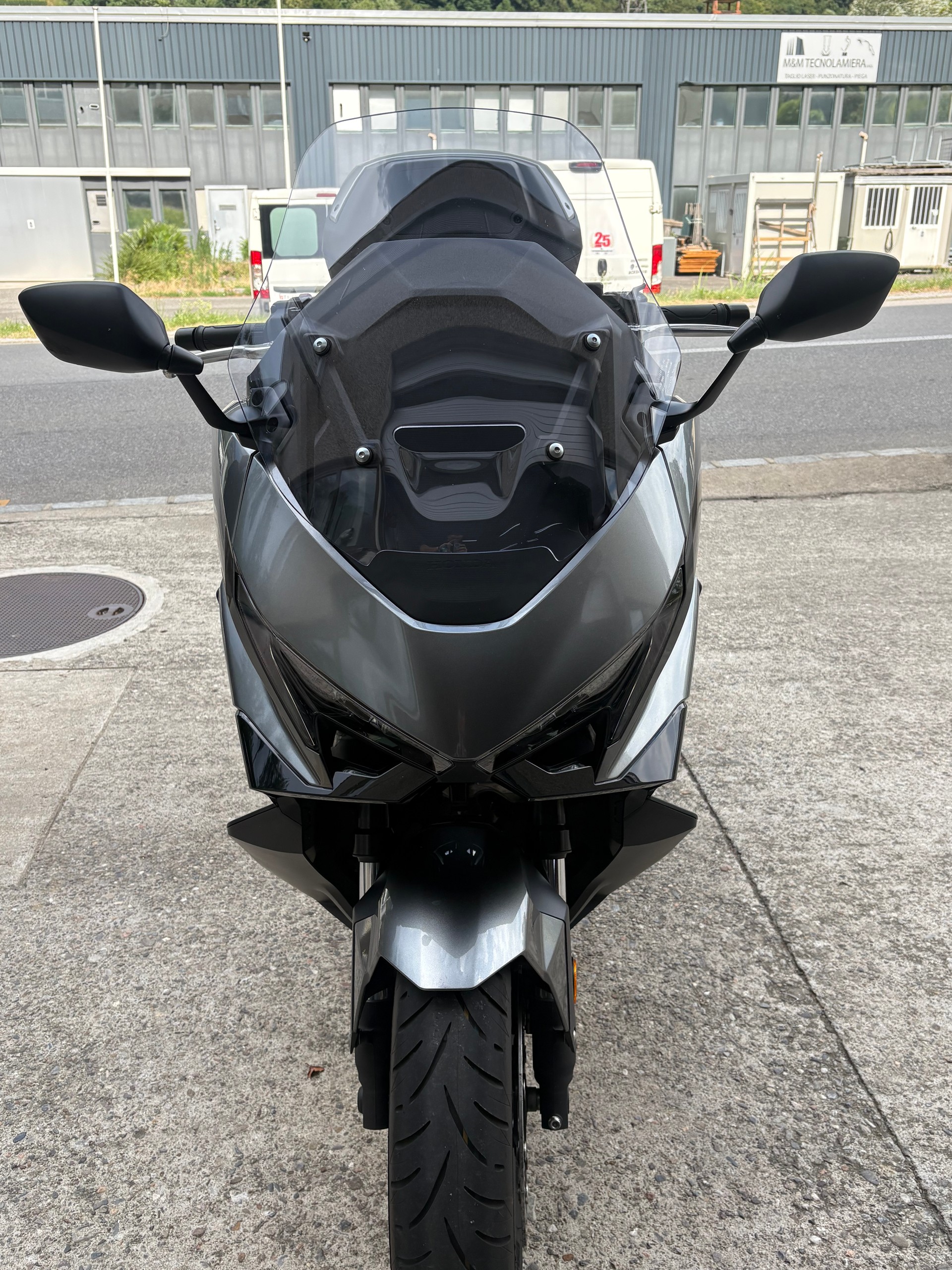 HONDA FORZA 750-image-2