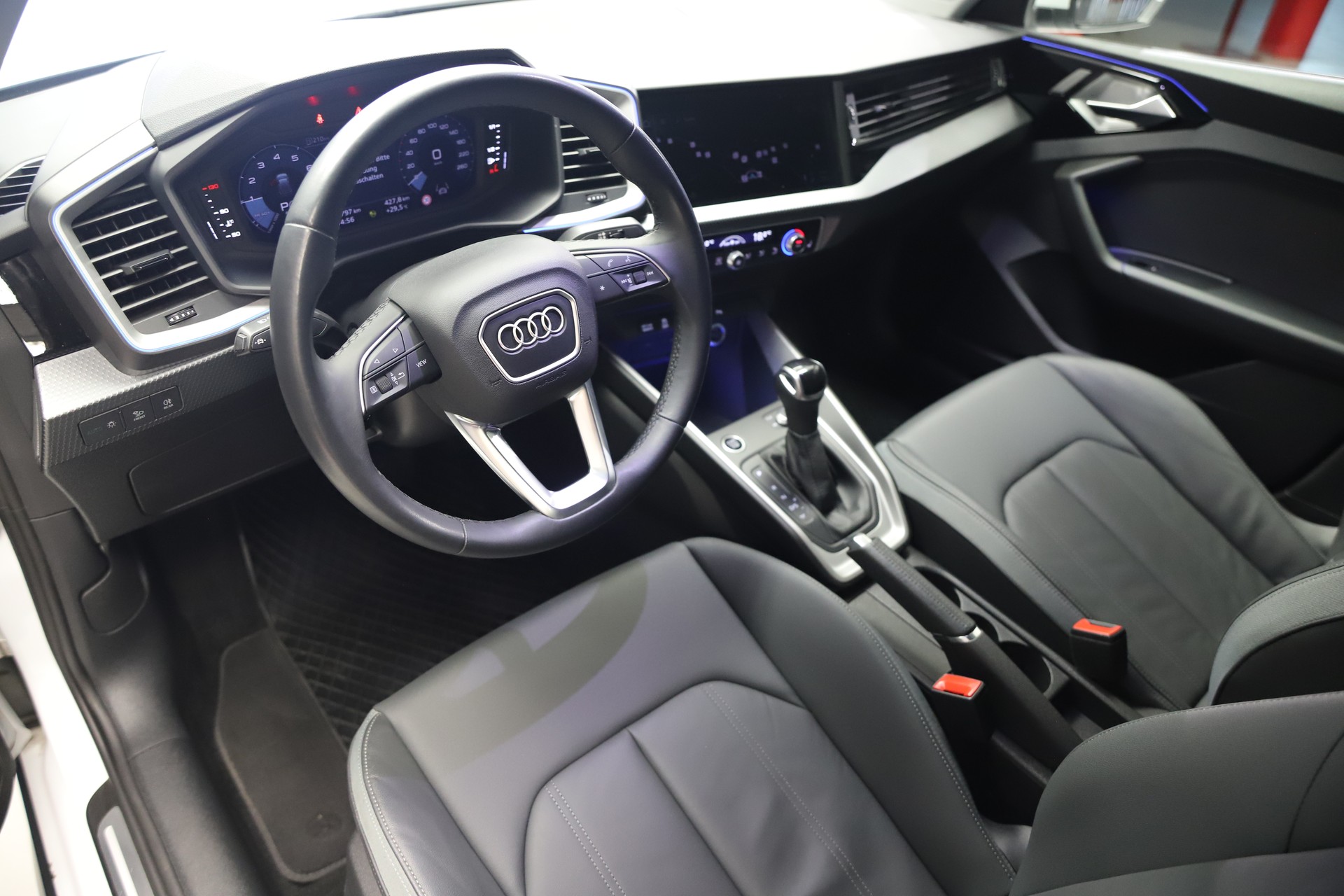 AUDI A1 allstreet 35 TFSI S-tronic-image-6