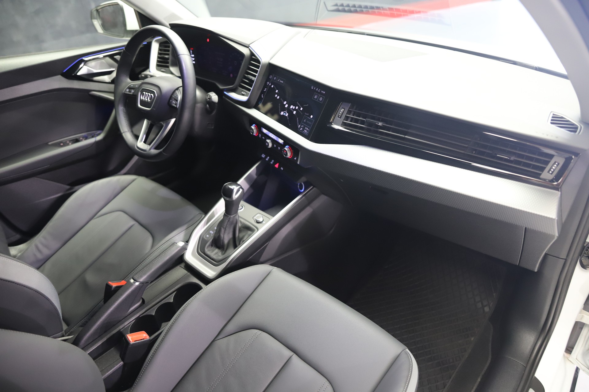 AUDI A1 allstreet 35 TFSI S-tronic-image-8