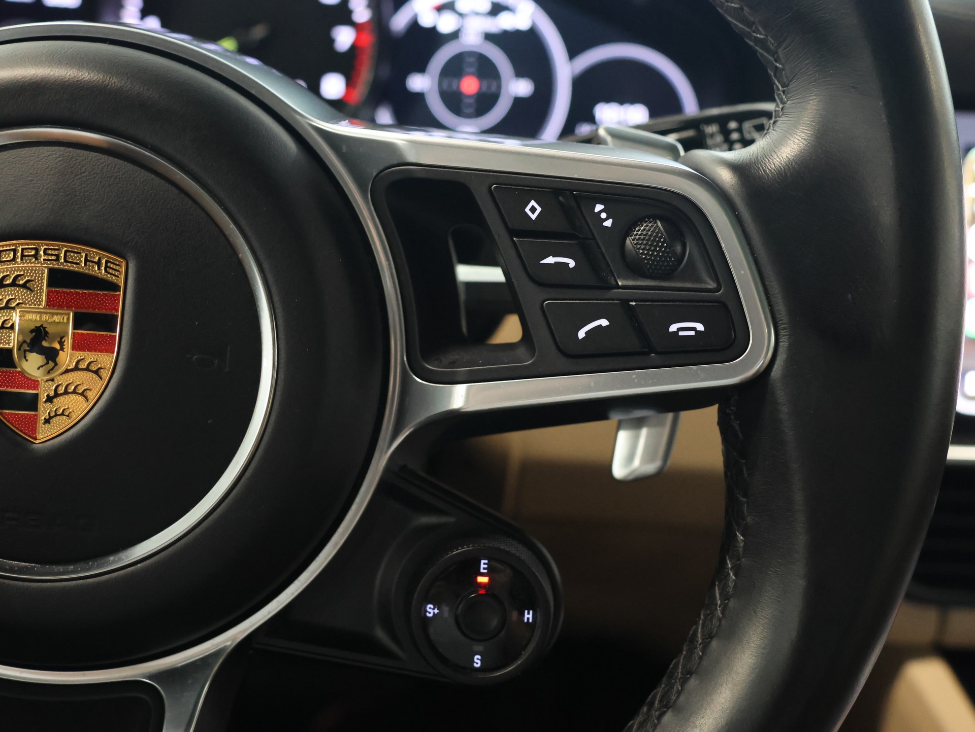PORSCHE Cayenne E-Hybrid *360 Kamera* *Burmester* *Panorama*-image-24