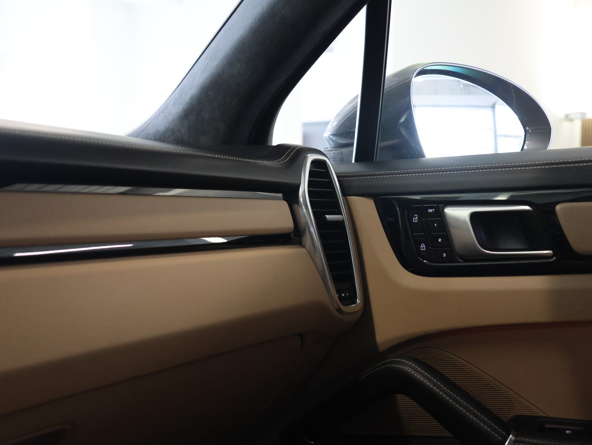 PORSCHE Cayenne E-Hybrid *360 Kamera* *Burmester* *Panorama*-image-23