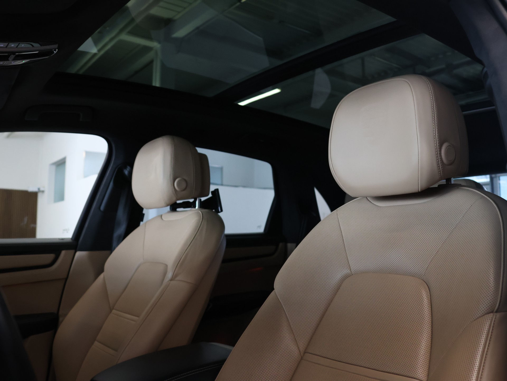 PORSCHE Cayenne E-Hybrid *360 Kamera* *Burmester* *Panorama*-image-12