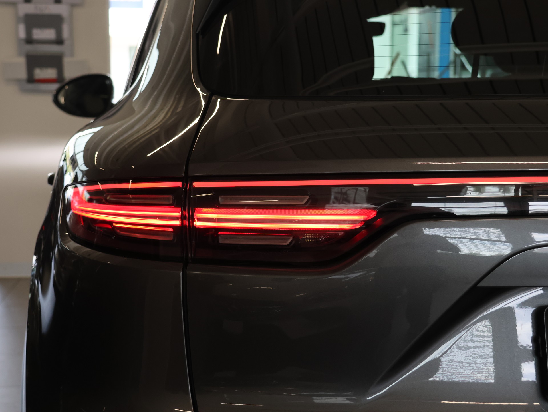 PORSCHE Cayenne E-Hybrid *360 Kamera* *Burmester* *Panorama*-image-31