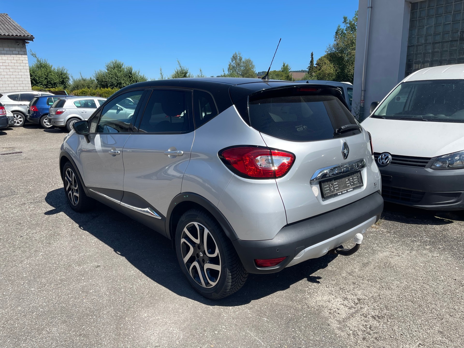 RENAULT Captur 1.2 T 16V Outdoor EDC-image-2