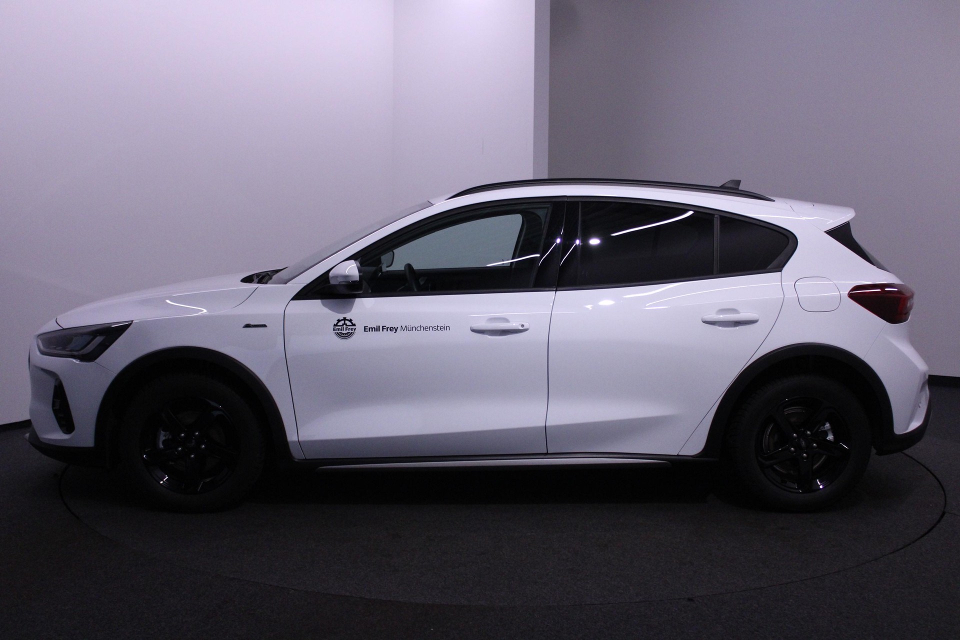 FORD Focus 1.0i EcoB Hybrid 125 Active X-image-1