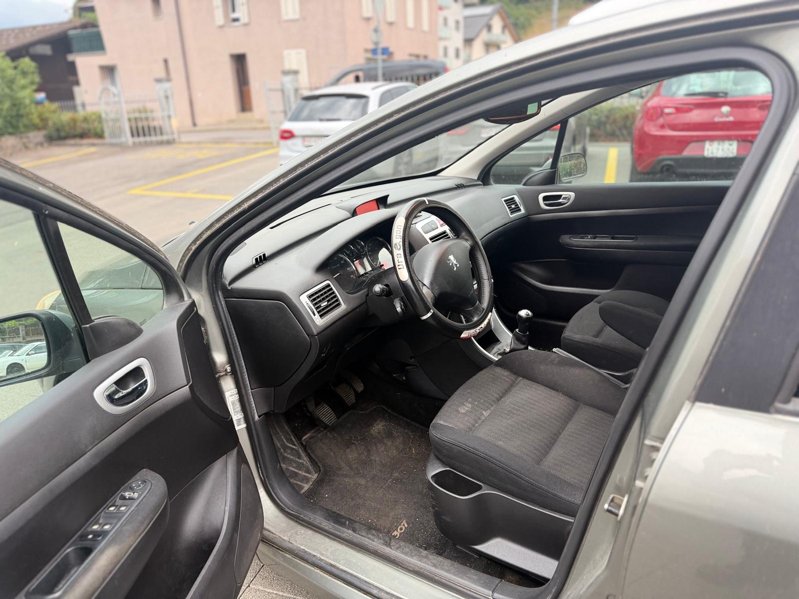 PEUGEOT 307 SW 1.6 16V Premium-image-7