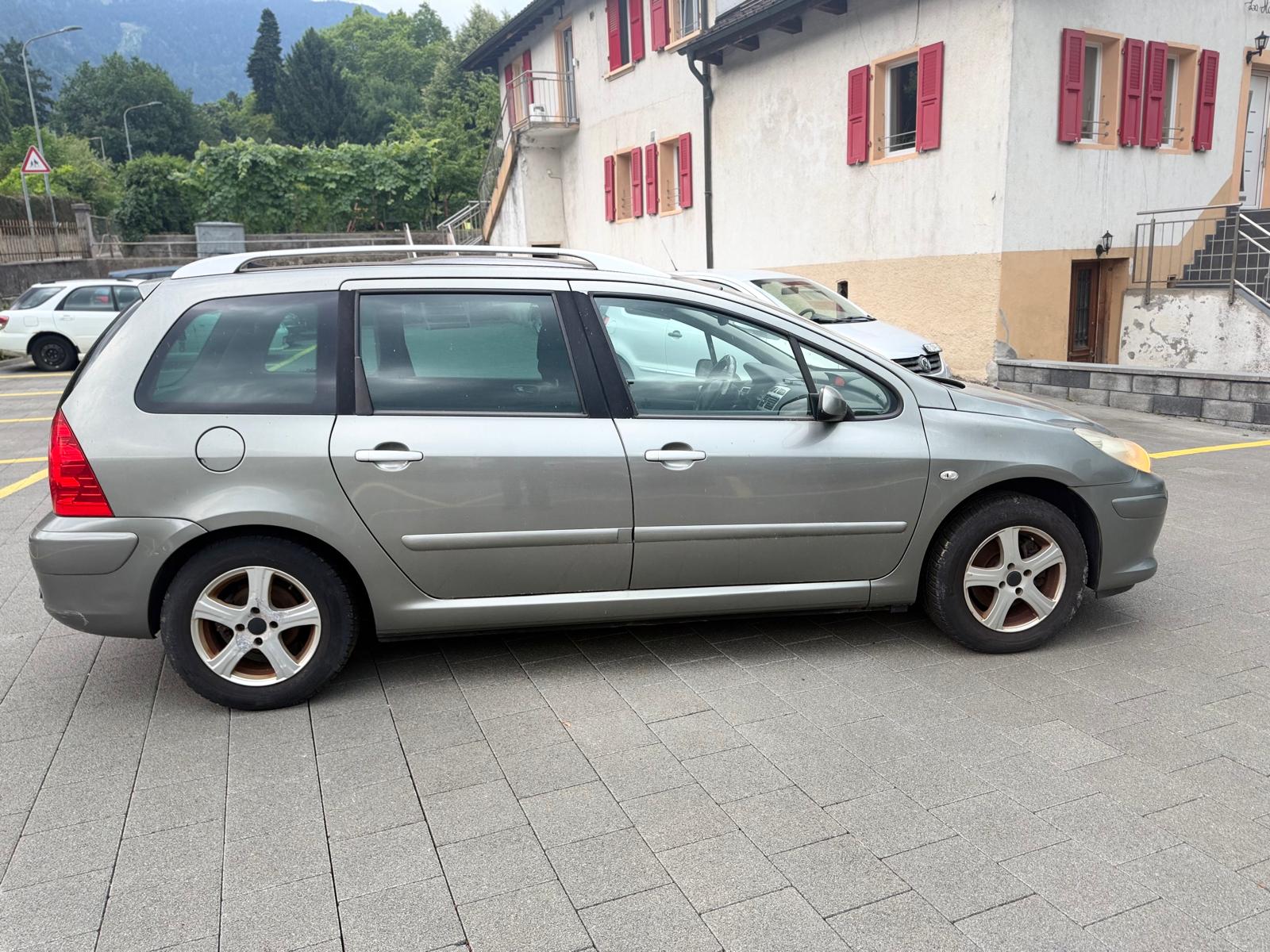 PEUGEOT 307 SW 1.6 16V Premium-image-6