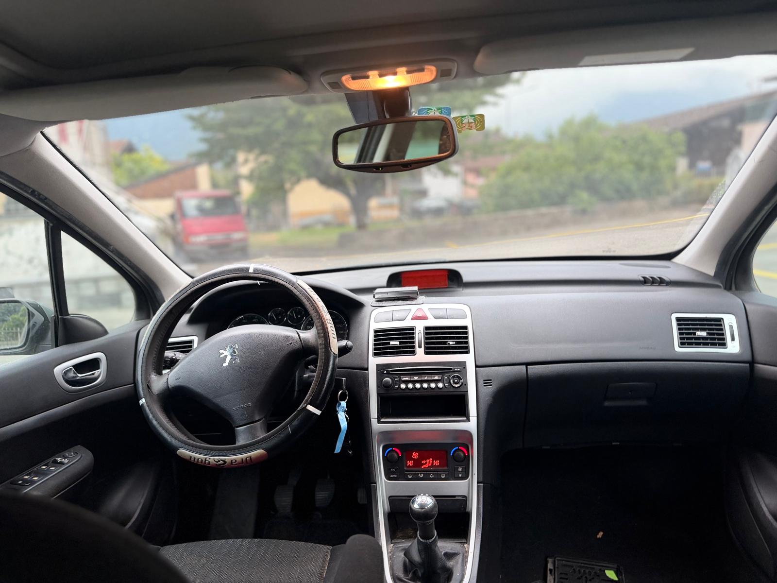 PEUGEOT 307 SW 1.6 16V Premium-image-8