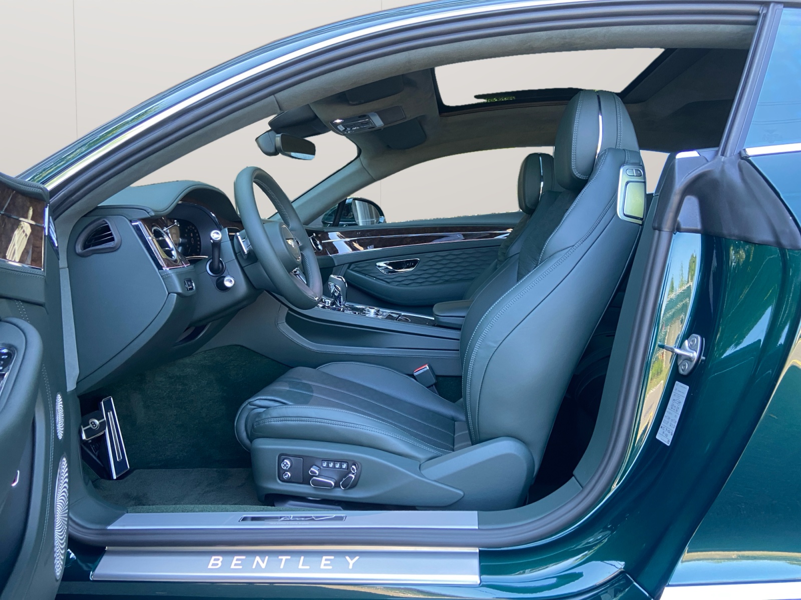 BENTLEY Continental GT 4.0 V8 Speed- Pure Bentley in Dunkelgrün-dunkelgrün/ 1.9% Leasing möglich.-image-9