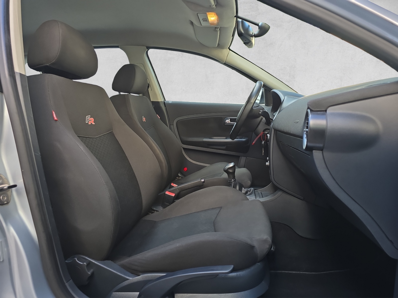 SEAT Ibiza 1.8 20V Turbo FR Joya Joker-image-12