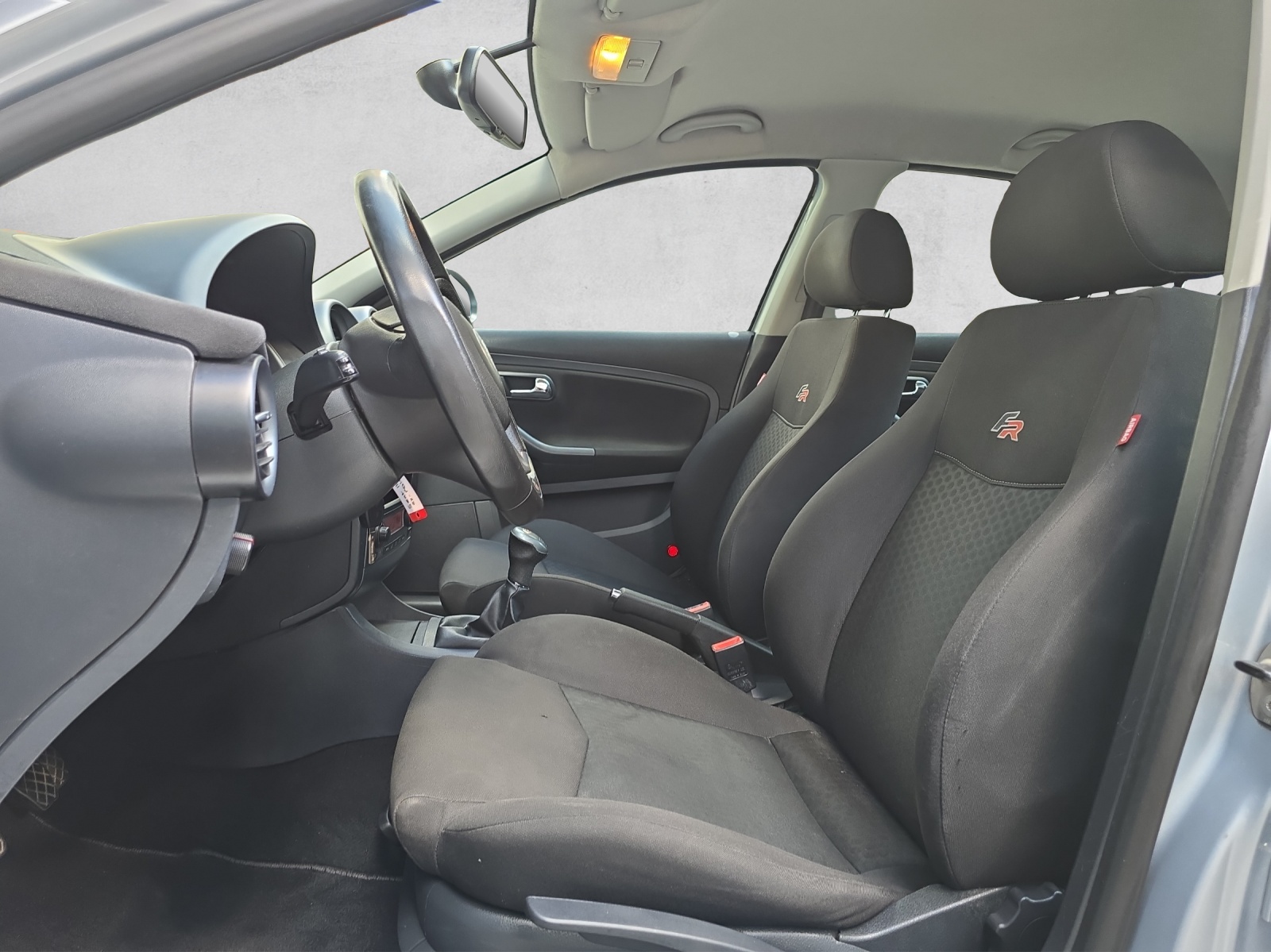 SEAT Ibiza 1.8 20V Turbo FR Joya Joker-image-8