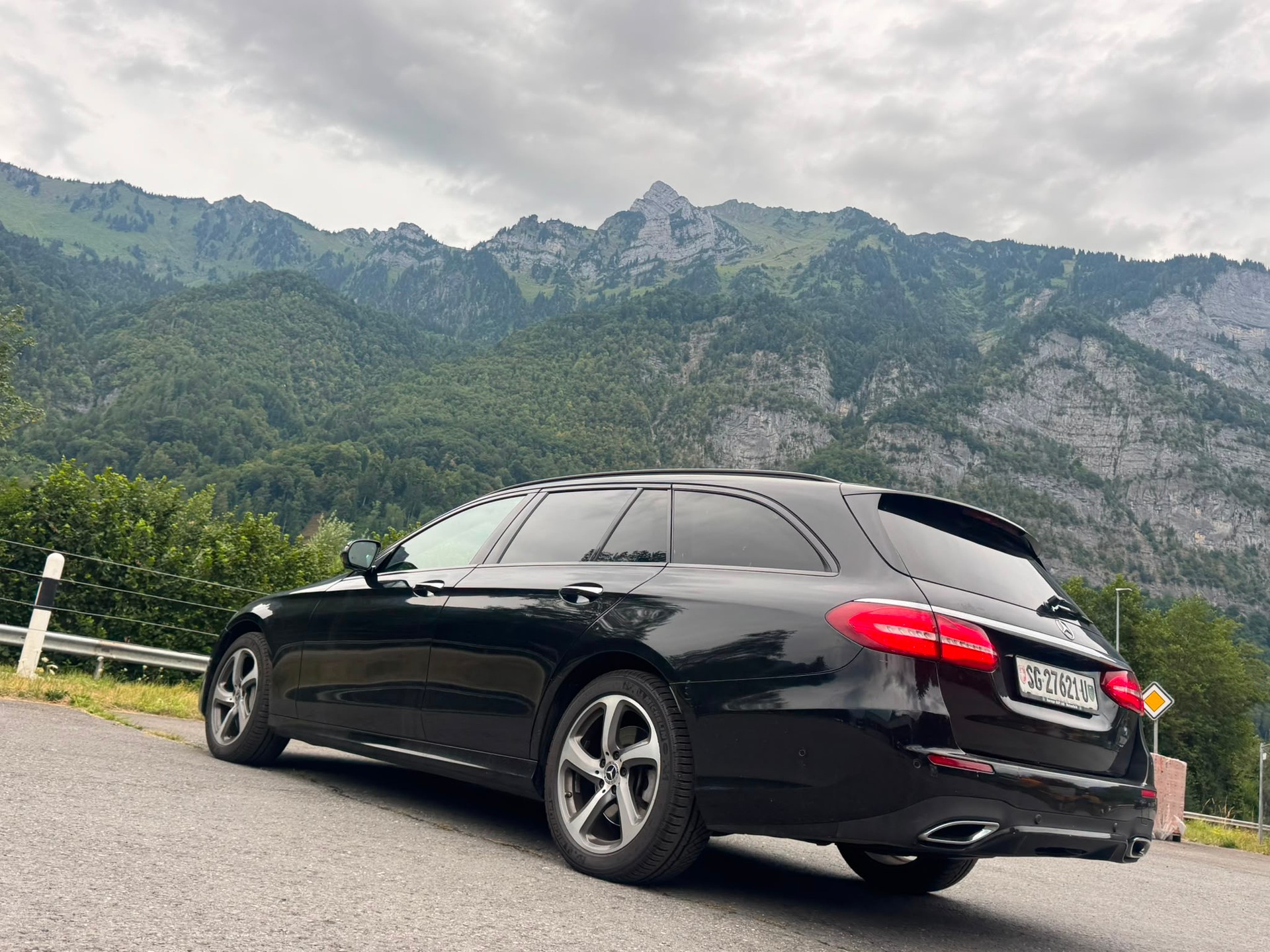 MERCEDES-BENZ E 400 d 4Matic 9G-Tronic-image-13