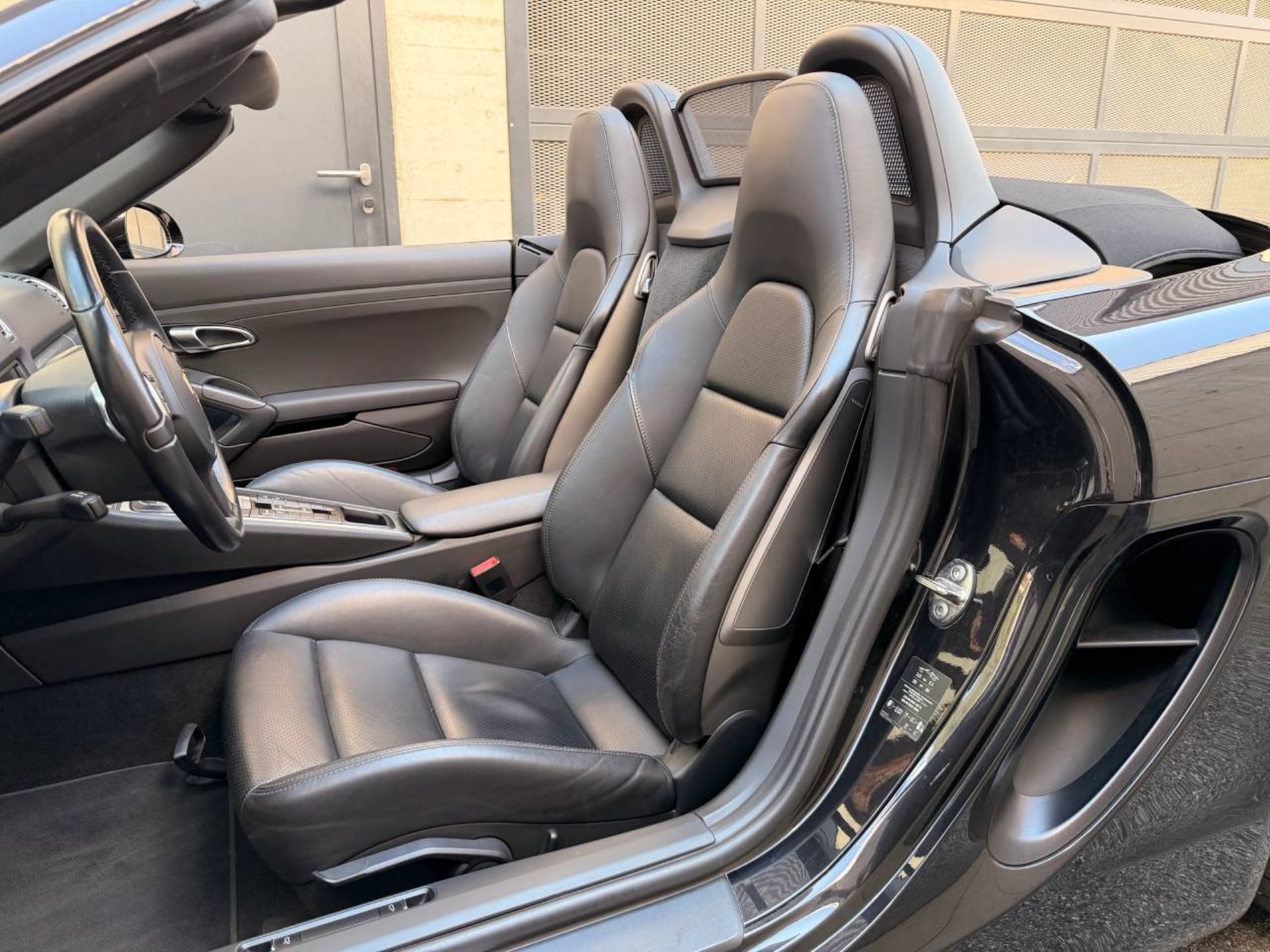 PORSCHE Boxster-image-19