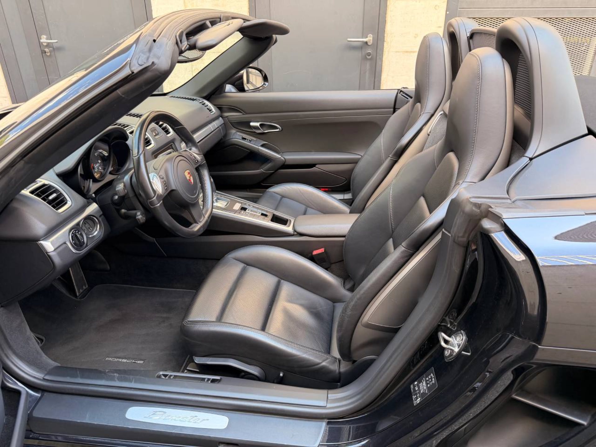 PORSCHE Boxster-image-4