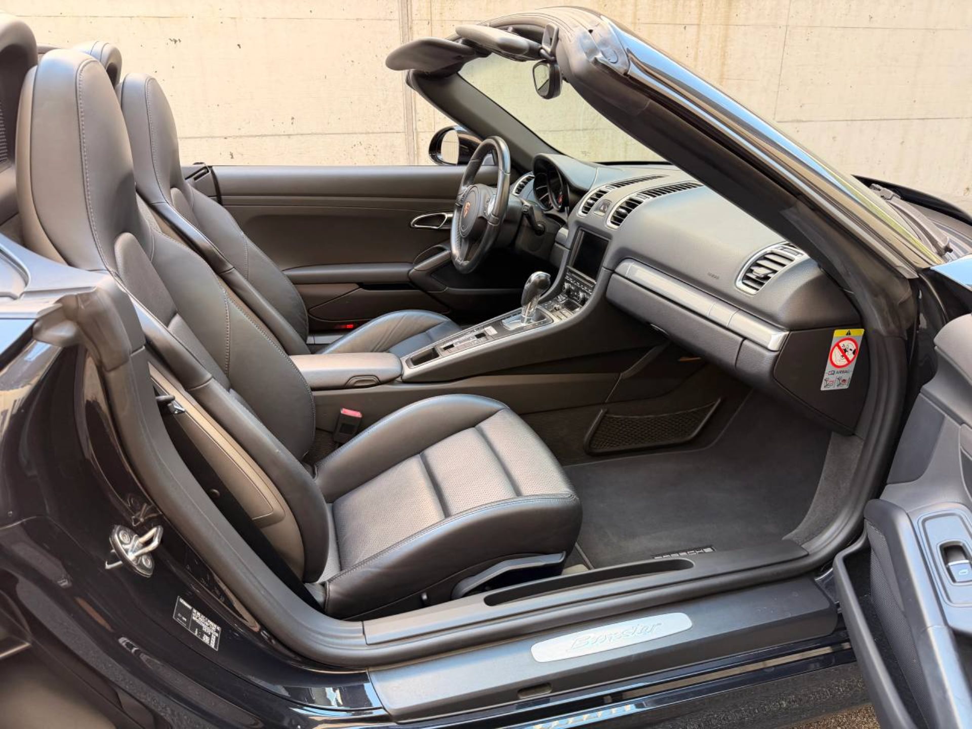 PORSCHE Boxster-image-18