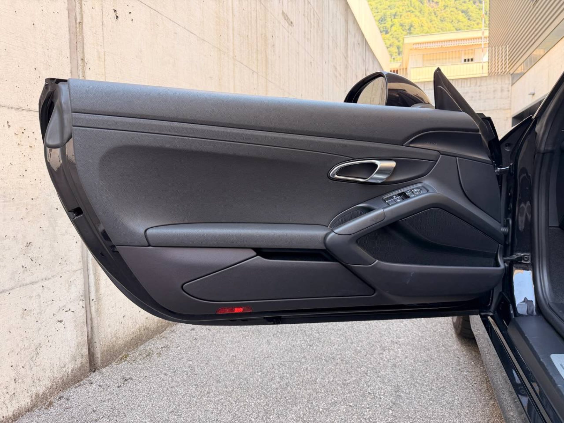 PORSCHE Boxster-image-26