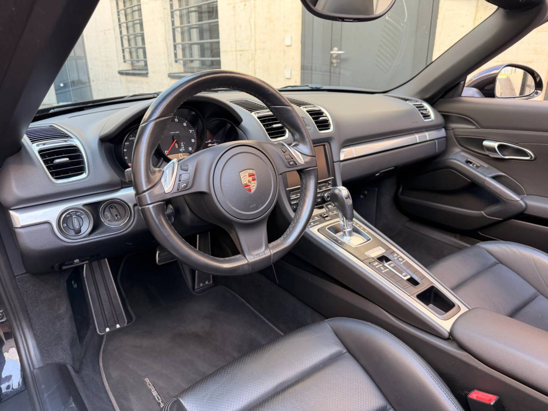 PORSCHE Boxster-image-3