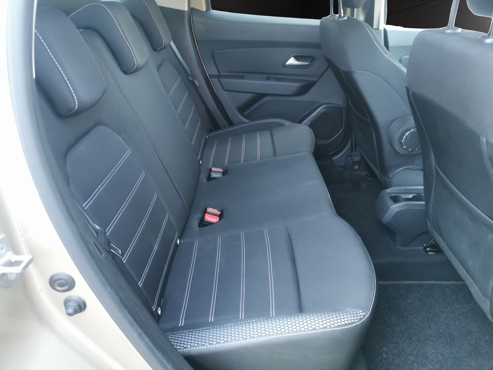 DACIA Duster TCe 125 Prestige 4x4-image-14