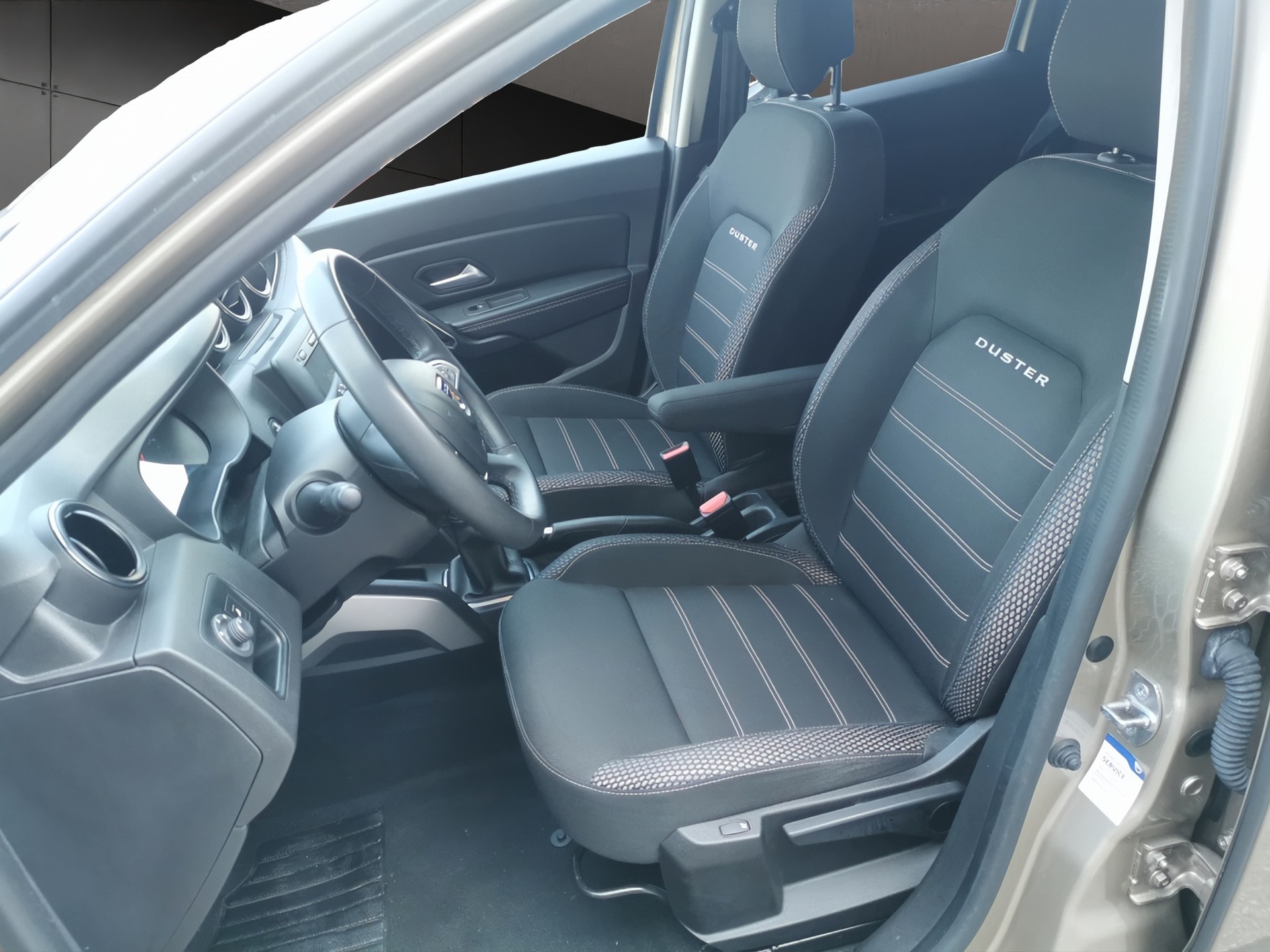 DACIA Duster TCe 125 Prestige 4x4-image-10
