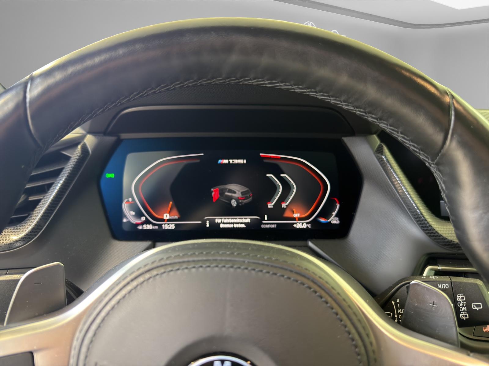 BMW M135i xDrive M-Performance Paket-image-11