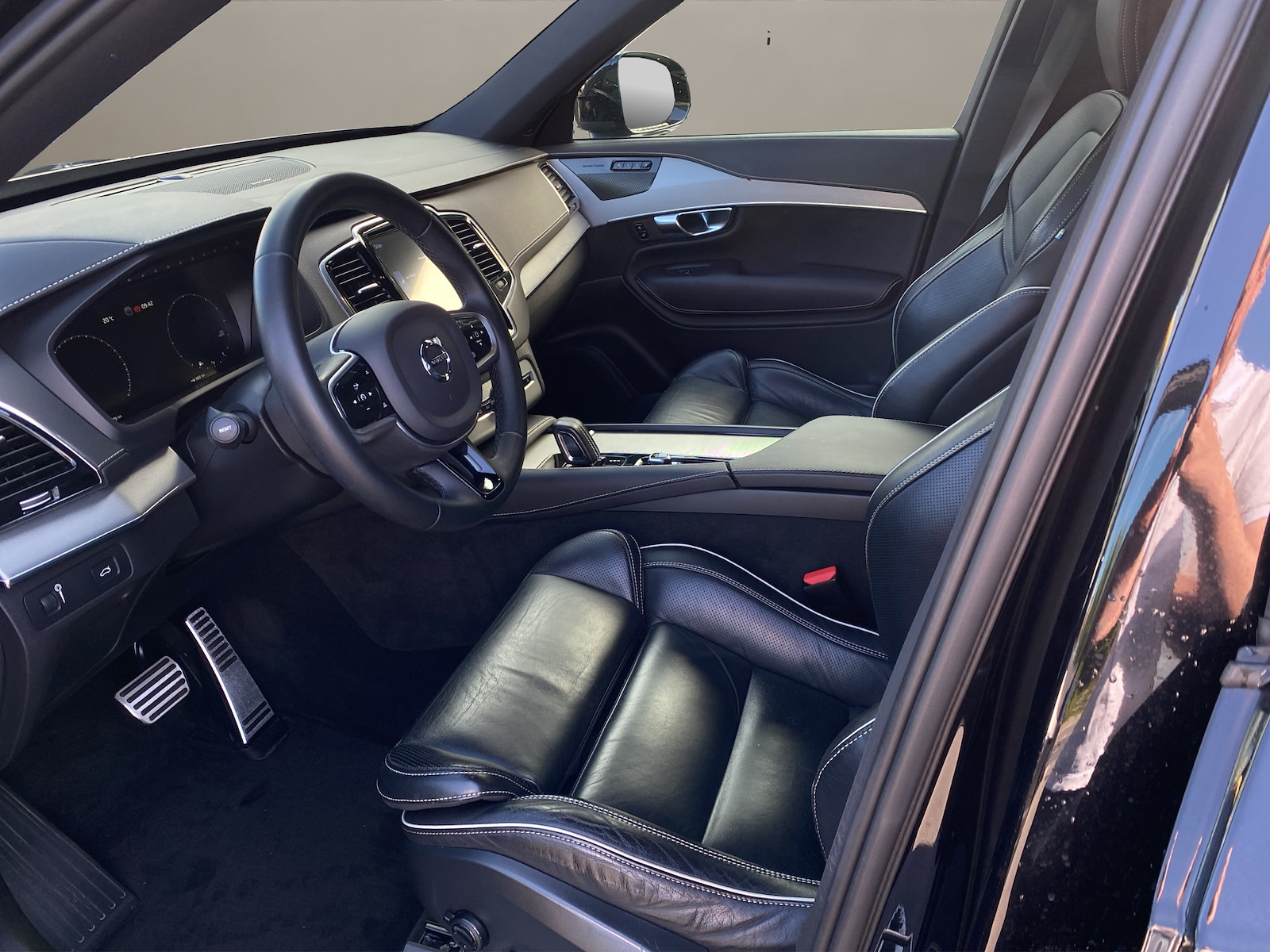 VOLVO XC90 2.0 B5 MH R-Design 7P. AWD-image-8