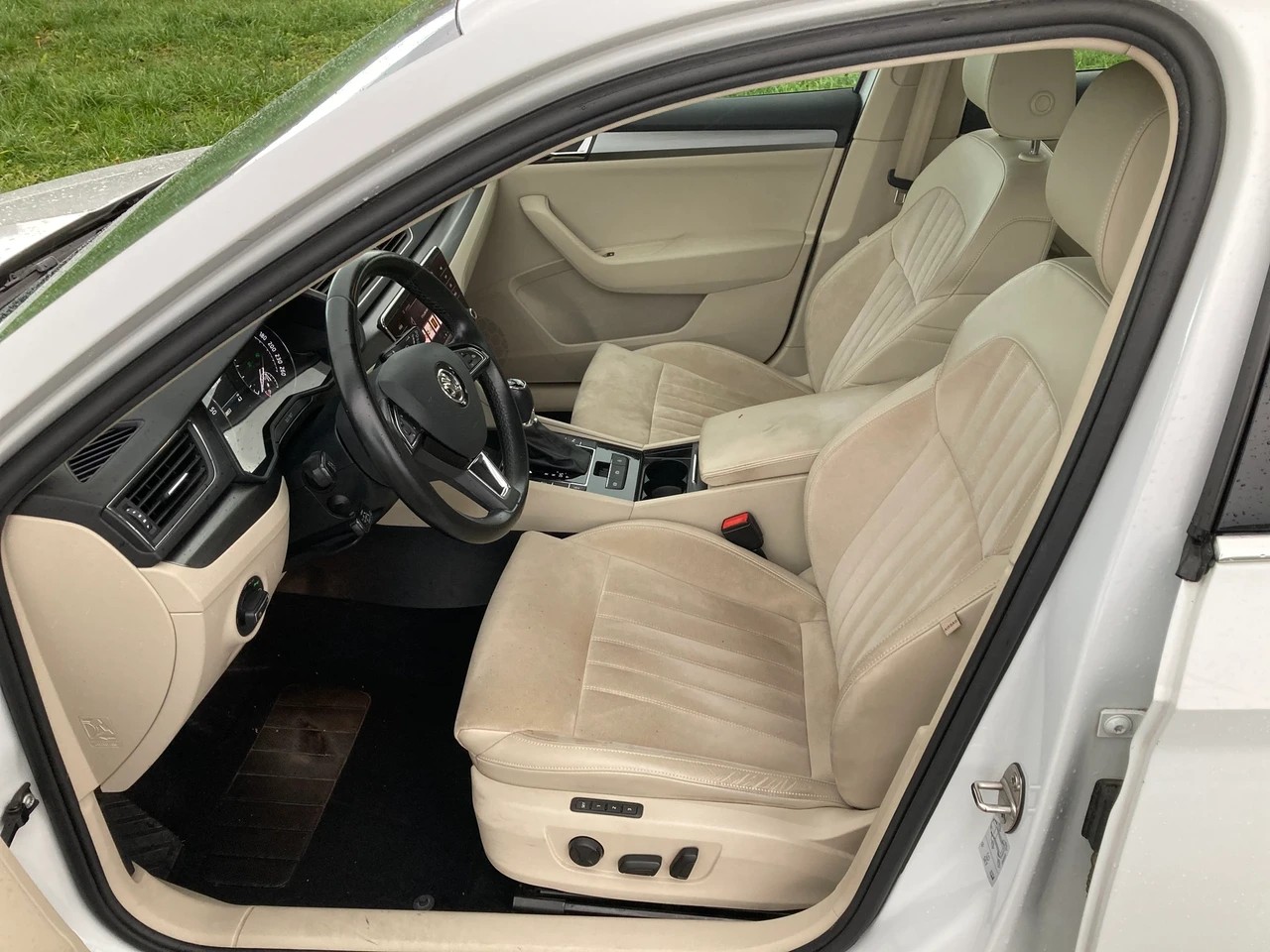 SKODA Superb Combi 2.0 TDi Style 4x4 DSG-image-6