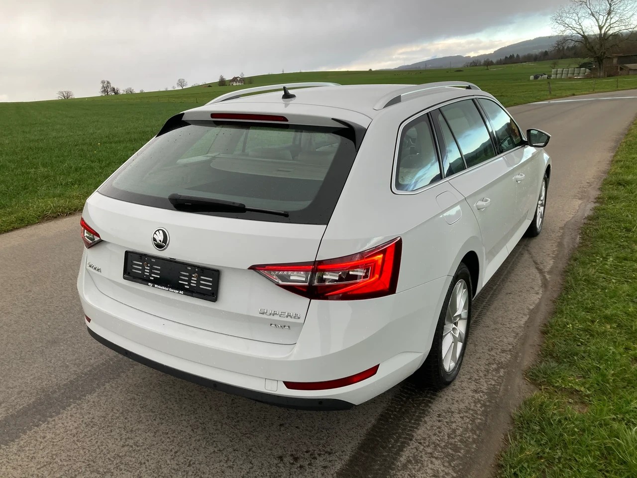 SKODA Superb Combi 2.0 TDi Style 4x4 DSG-image-2