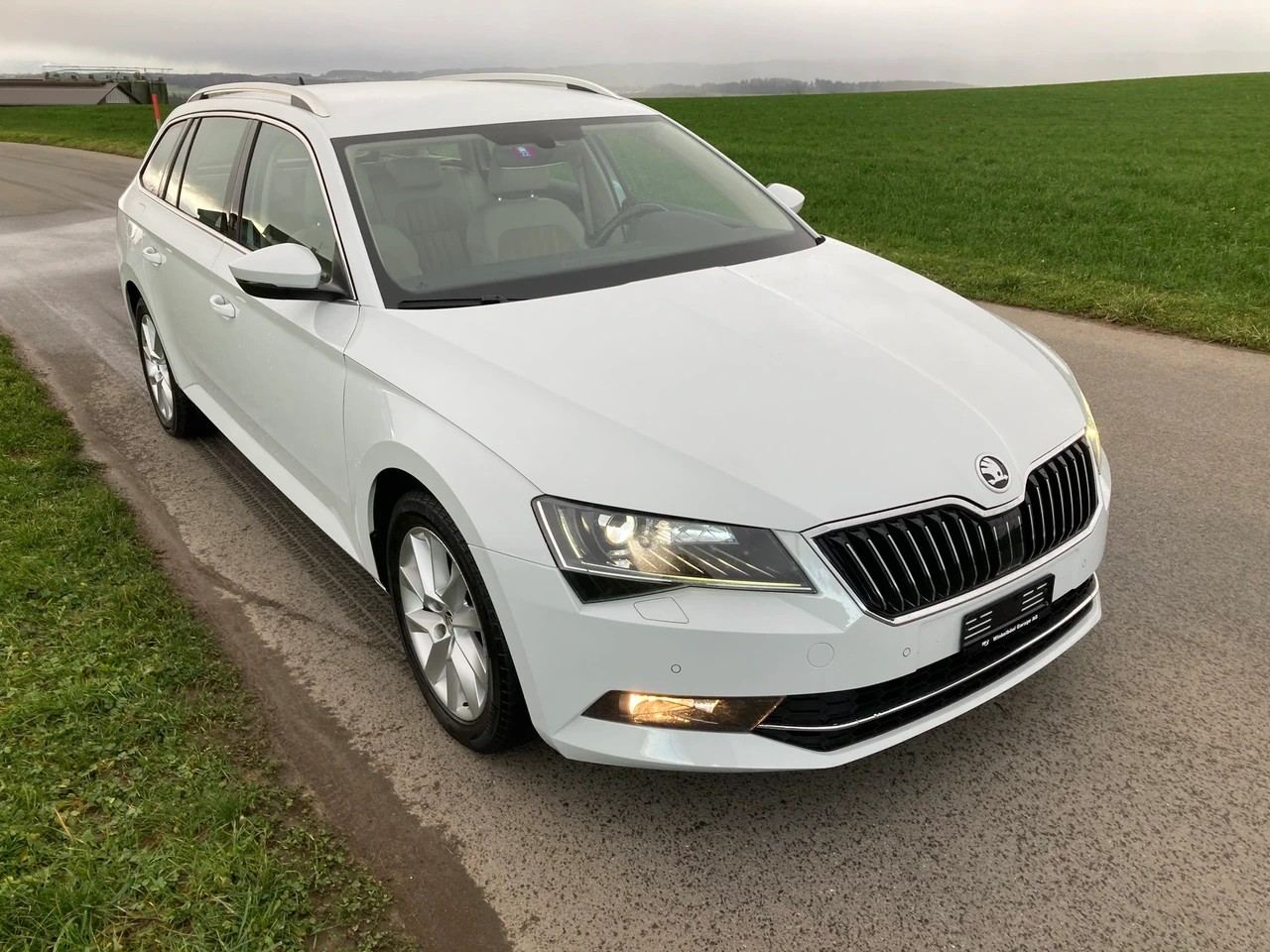 SKODA Superb Combi 2.0 TDi Style 4x4 DSG-image-1